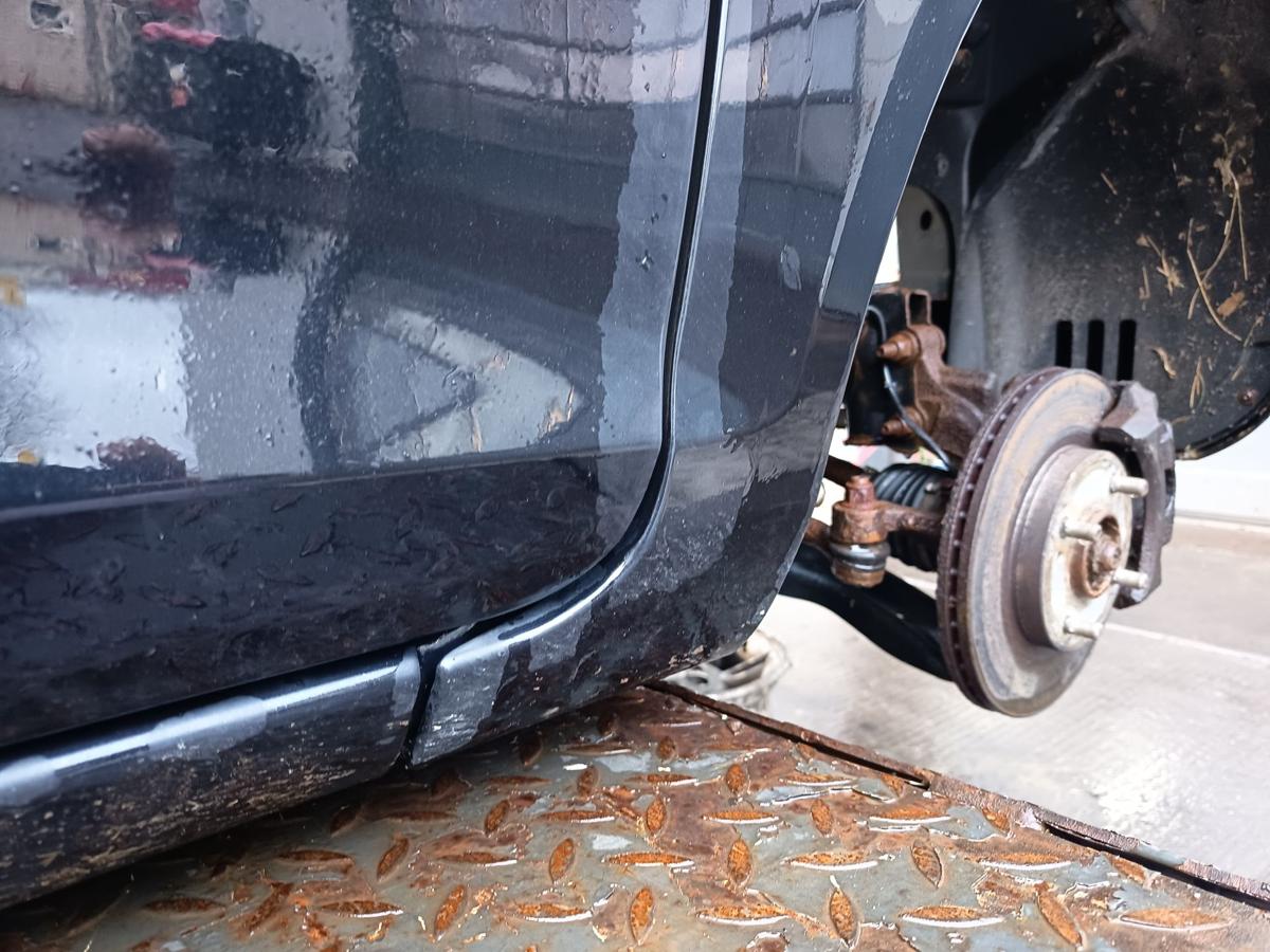 Ford Fiesta VII original Kotfl&uuml;gel rechts Seitenteil Pantherschwarz Bj 2012