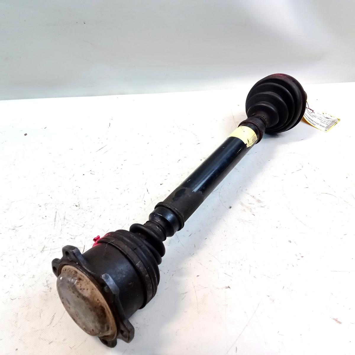 Audi A4 B5 original Antriebswelle Gelenkwelle vorn rechts 2.8 128kw BJ1994