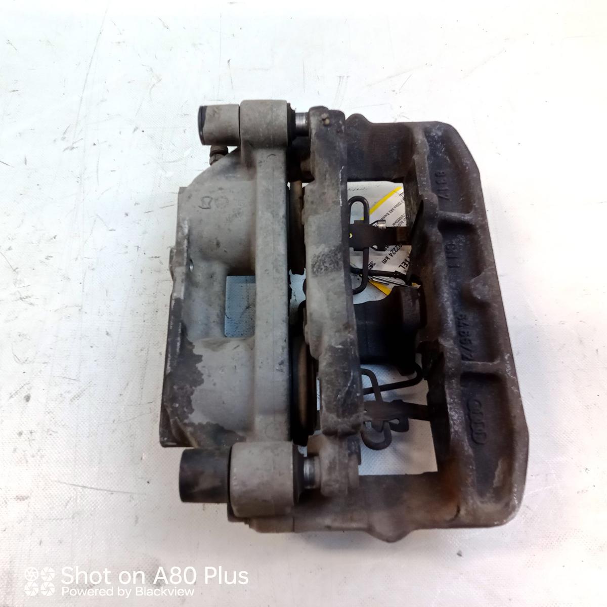 Audi A6 4B C5 original Bremssattel Vorderachse links Lucas 4.2 220kw Bj.1999