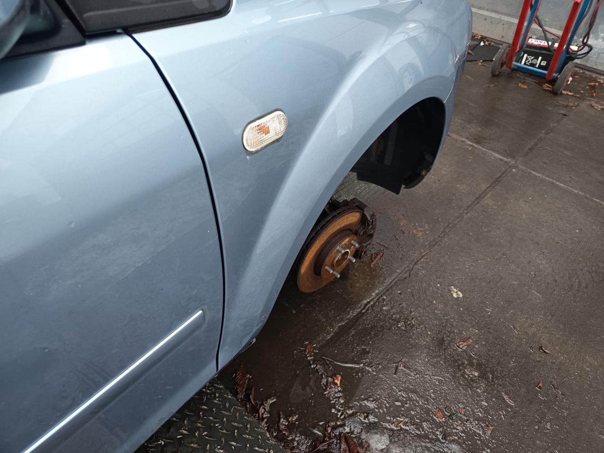 Ford Focus II original Kotfl&uuml;gel rechts Seitenteil Tonic Bj 2005