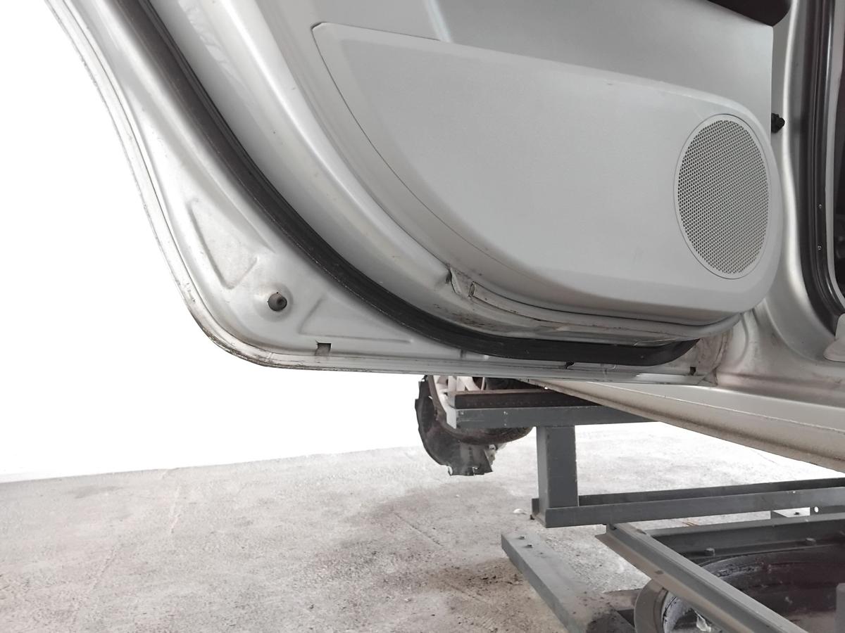 Kia Ceed Kombi ED SW T&uuml;r hinten links BJ2007 9S Machine Silver