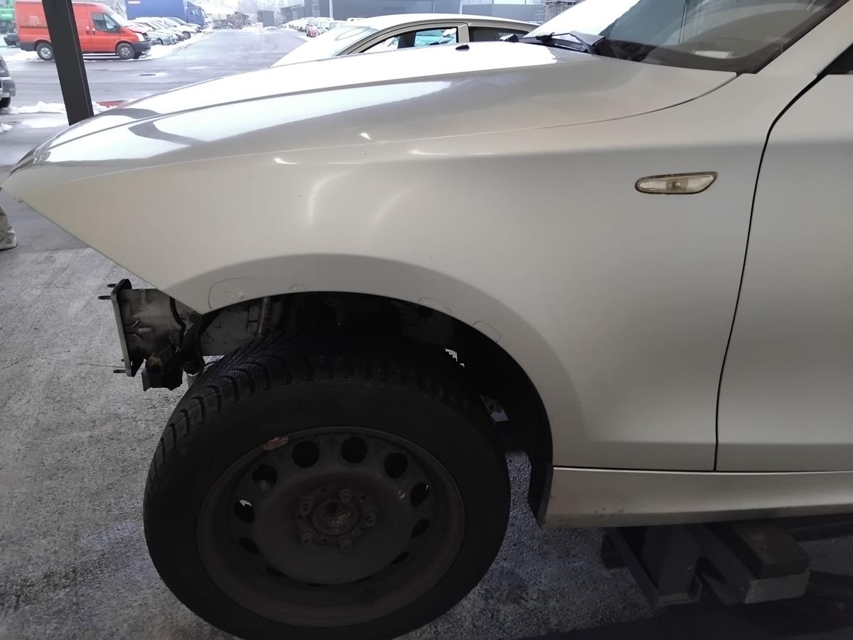 BMW 1er E81 E87 original Kotfl&uuml;gel vorn links 354 Titansilbermetallic BJ2007