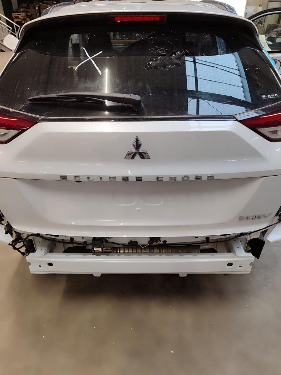 Mitsubishi Eclipse Cross original Heckklappe Kofferraumdeckel Heckscheibe W85 wei&szlig;