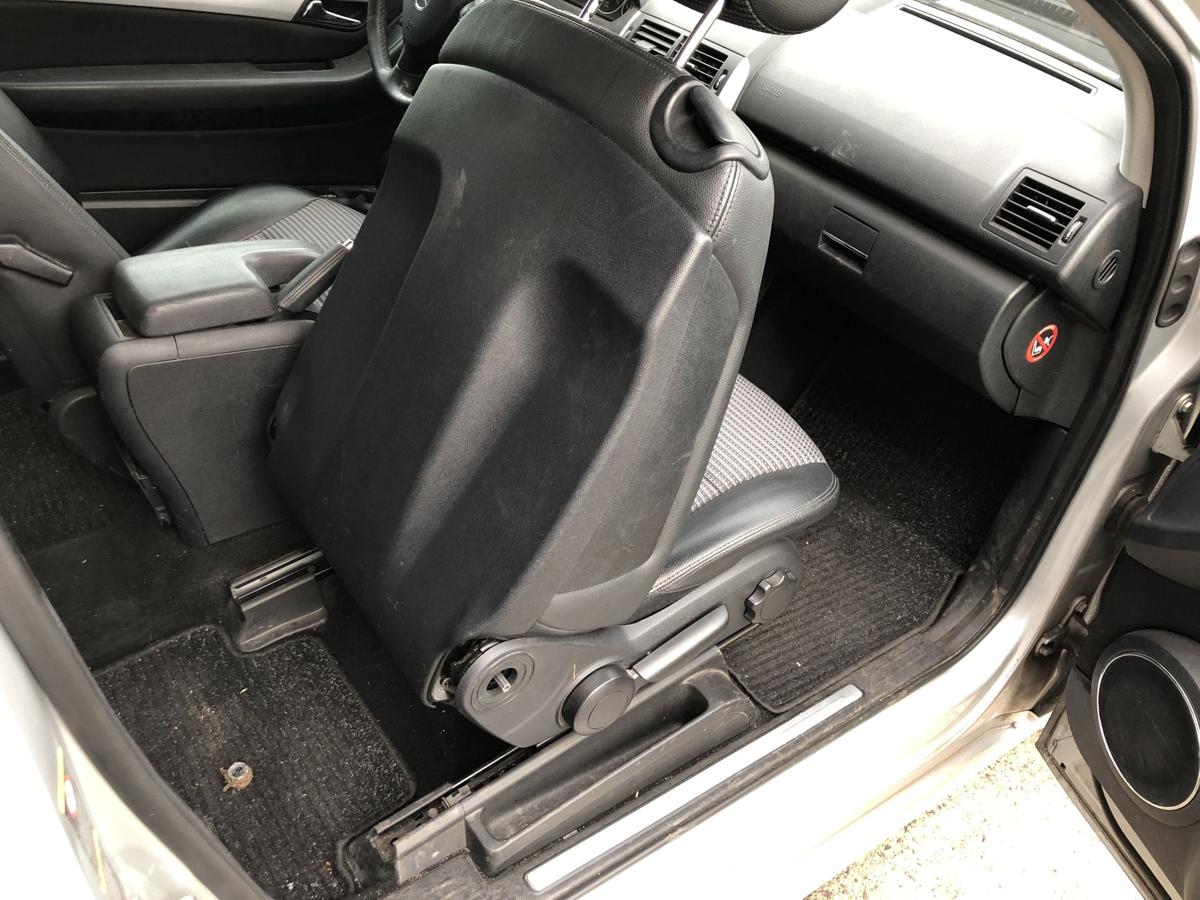 Mercedes A Klasse W169 Sitz vorn rechts Beifahrer 3 t&uuml;rig Artico Kunstleder