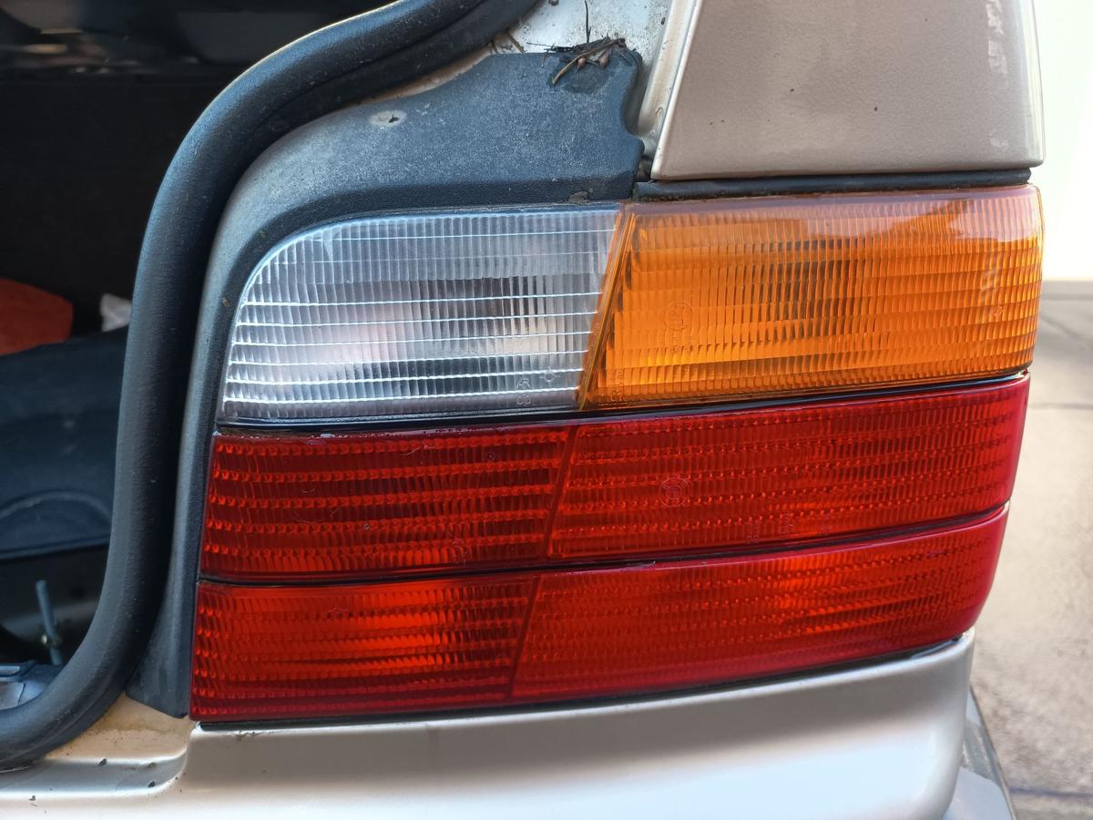 BMW 3er E36 Limousine original R&uuml;ckleuchte rechts Heck Schluss Licht Bj 1992