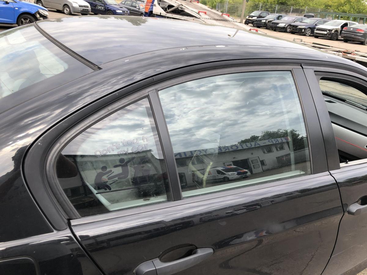 BMW 3er E90 Tür hinten rechts Limo Roh schwarz II 668 Fondtür leicht Beschädigt