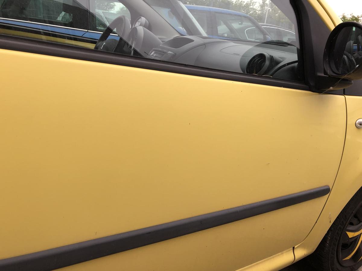 Peugeot 107 Typ P T&uuml;r vorn rechts Beifahrert&uuml;r nur f&uuml;r 3 t&uuml;rer KBL Citrus Gelb