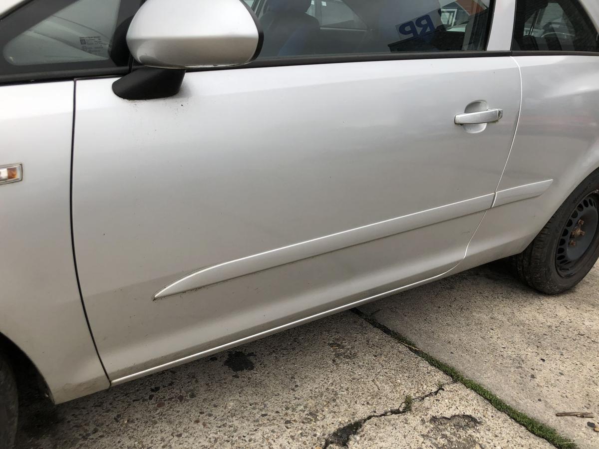 Opel Corsa D T&uuml;r vorn links Fahrert&uuml;r im Rohbau 2AU Starsilber 3 t&uuml;rer