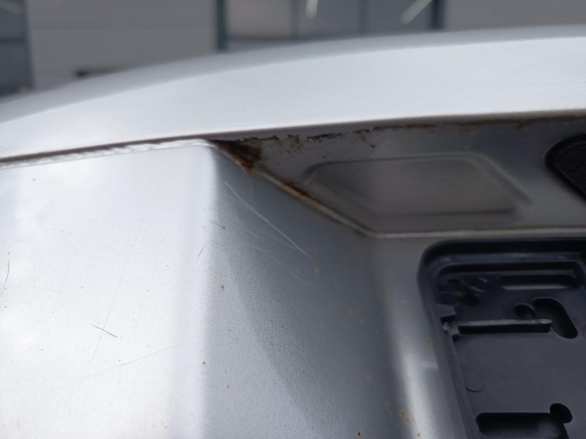 Audi A4 8E B6 original Heckklappe Deckel hinten Y7W Lichtsilber Bj 2003