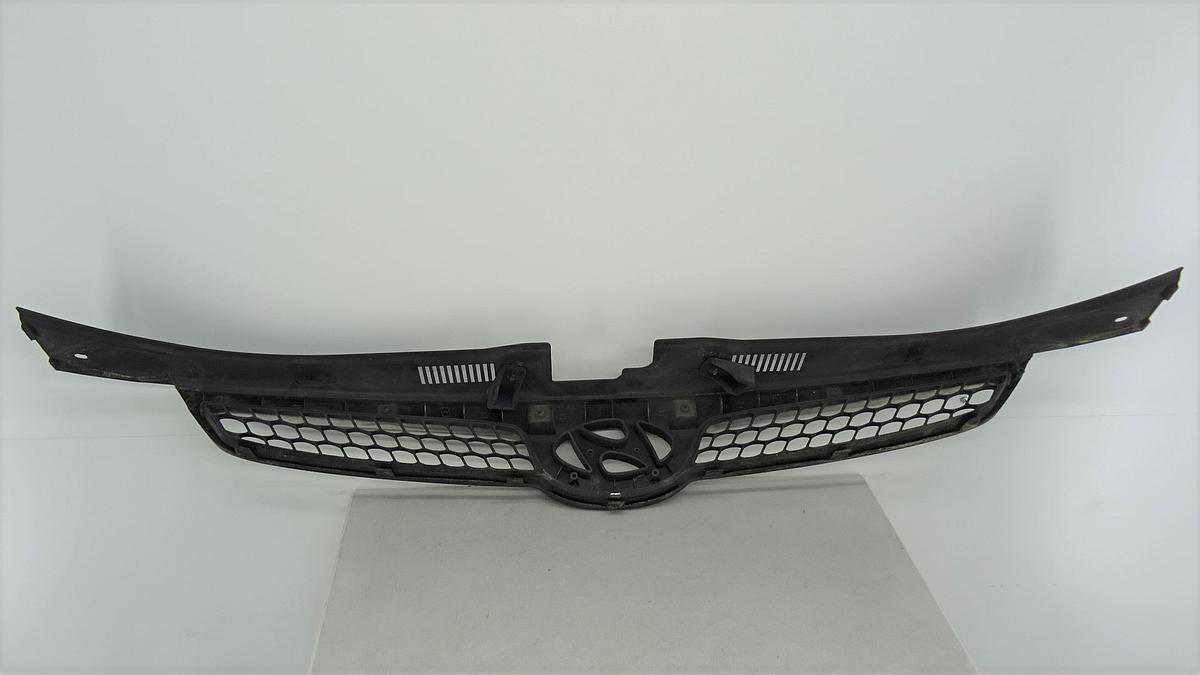 Hyundai i30 Kühlergrill mit Emblem Bj2009 Modell bis 2010