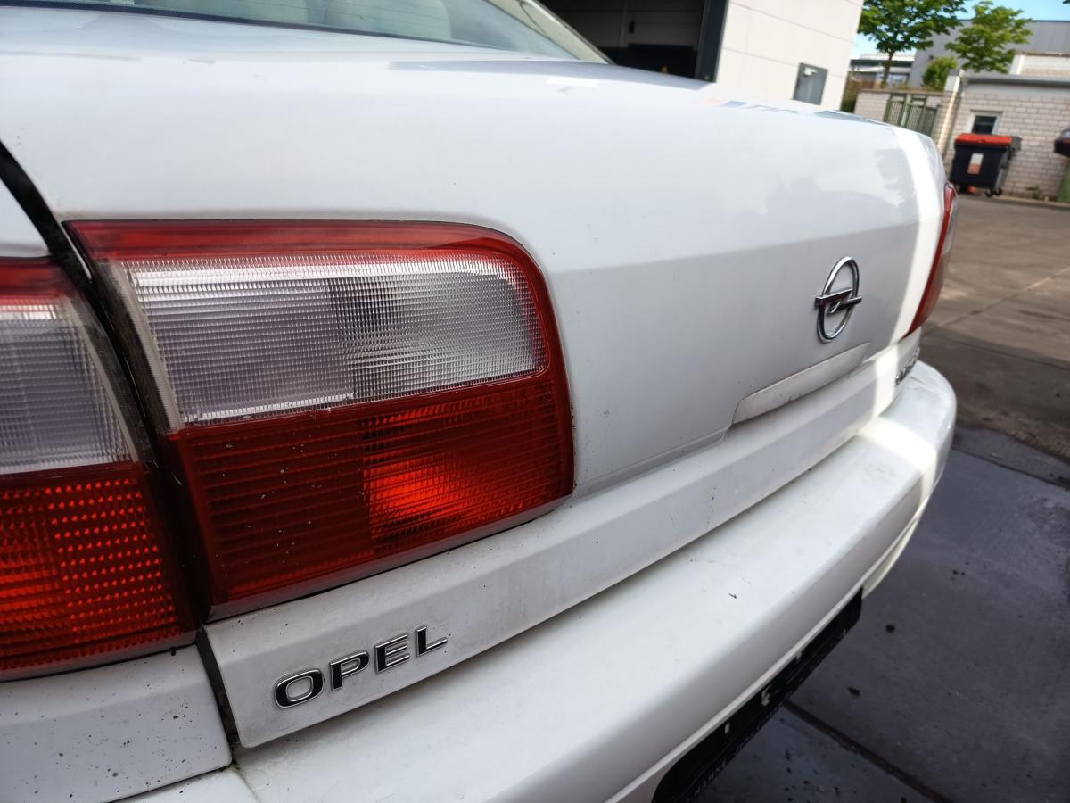 Opel Omega B original Heckklappe Deckel hinten Y474 Casablancawei&szlig; Bj 2001