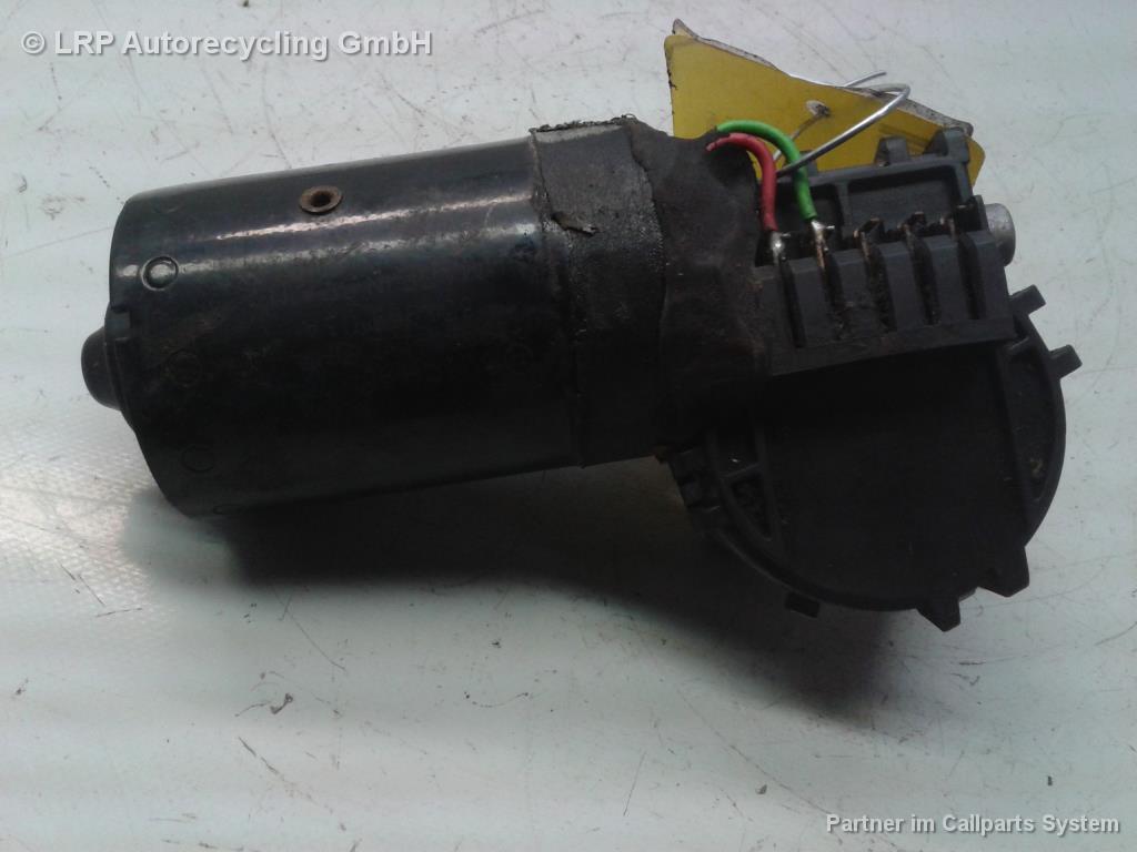 VW Passat 3B Variant Wischermotor vorn 8D1955113A 0390241132 BOSCH BJ1998