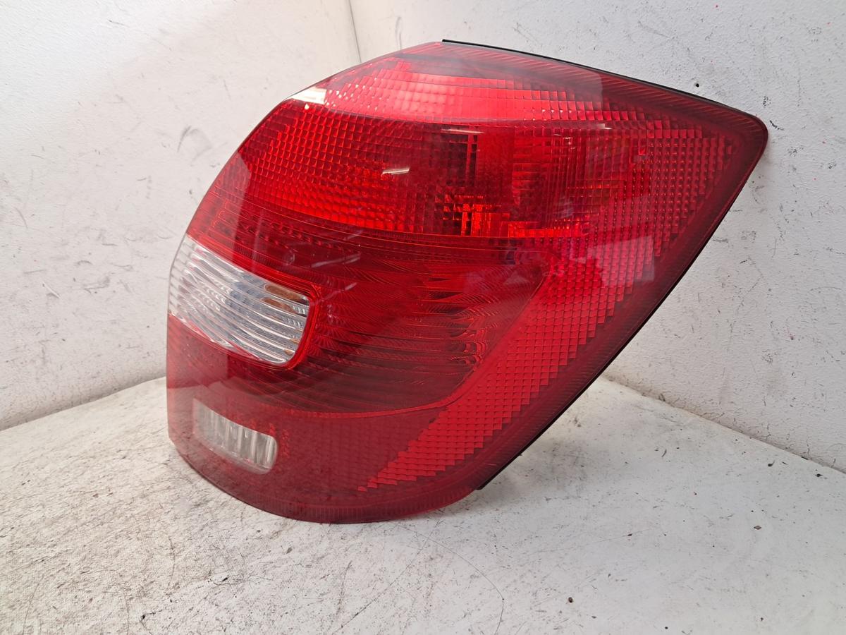 Skoda Fabia 2 5J original R&uuml;ckleuchte Heckleuchte rechts Kombi Flie&szlig;heck BJ2013