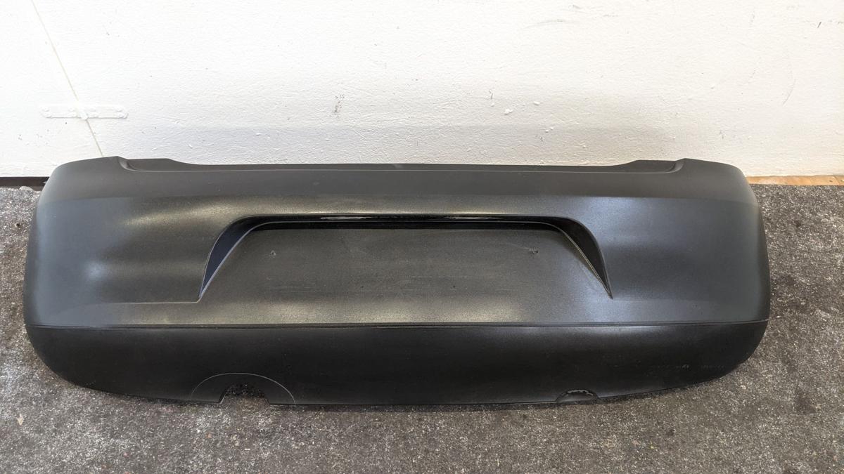 Stossfänger Stossstange Bumper hinten OE unlackiert grau VW Fox 5Z