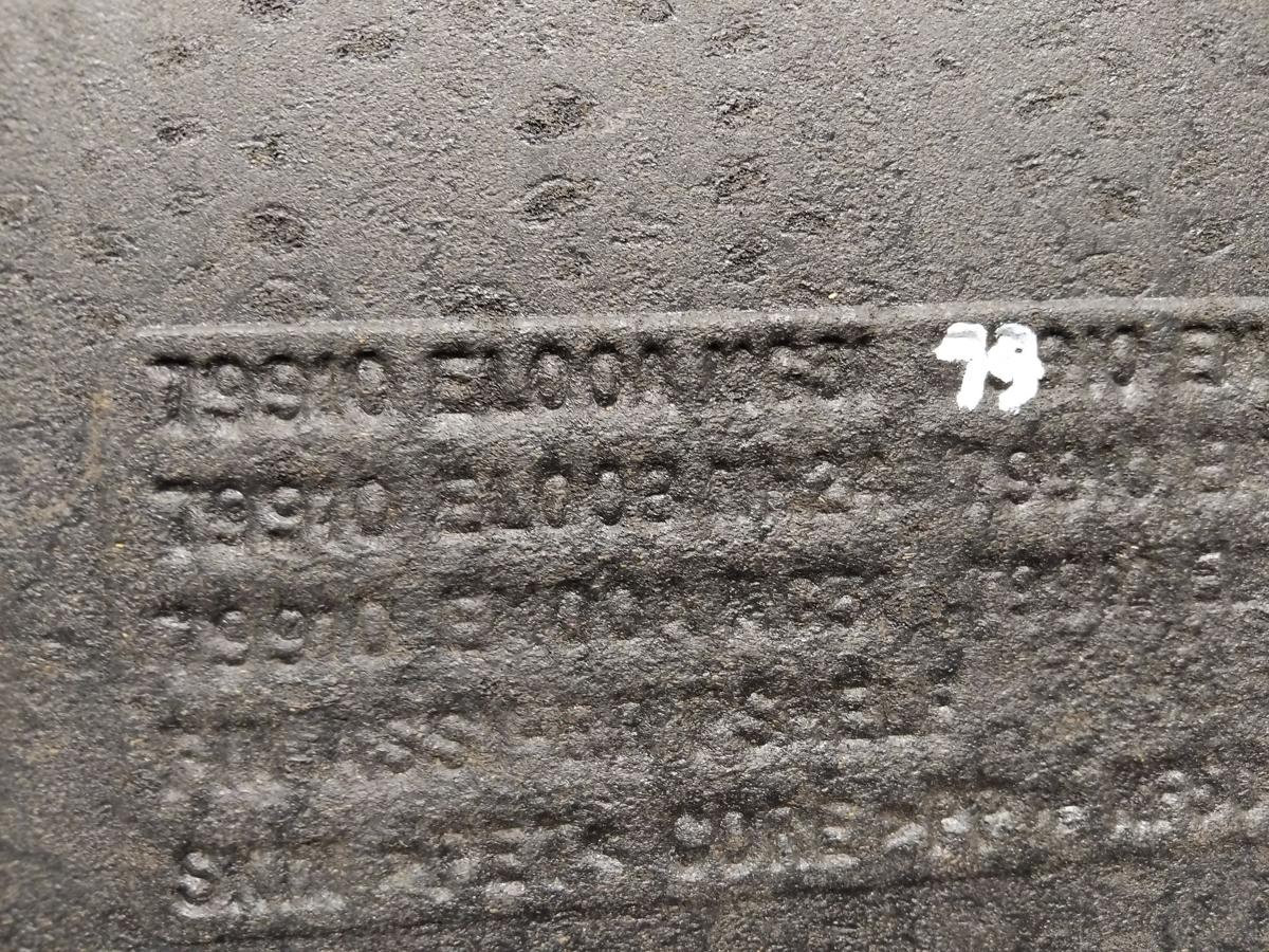 Nissan Tiida C11 original Hutablage Kofferraumabdeckung schwarz BJ2009