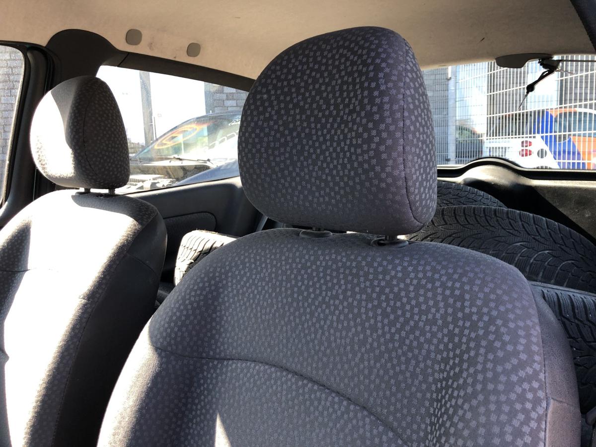 Renault Clio II 2 Campus Sitz vorn links Fahrersitz nur f&uuml;r 3 t&uuml;rer Stoffsitz