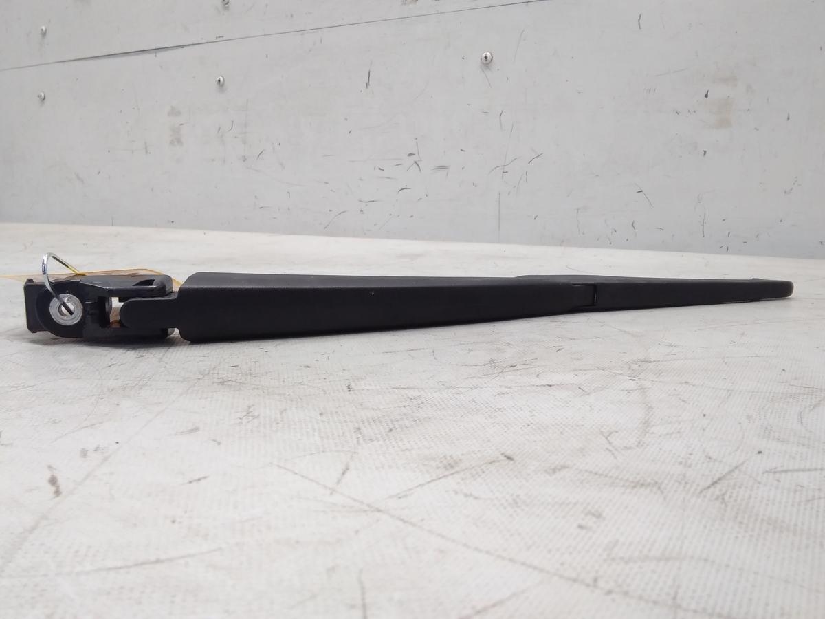 Toyota Yaris 3 XP13 Phase 3 original Heckwischerarm BJ2020