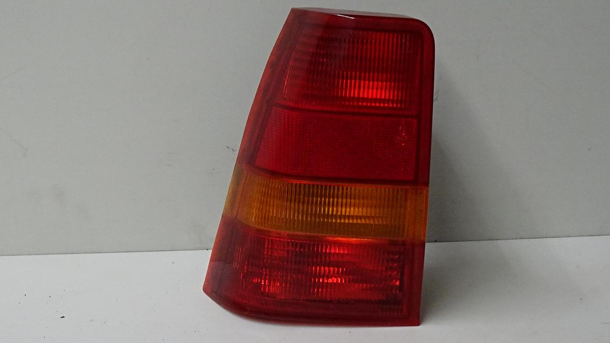 Opel Kadett E Bj1991 Rückleuchte Rücklicht links Fliessheck Modell ab 1989 rot gelb rot