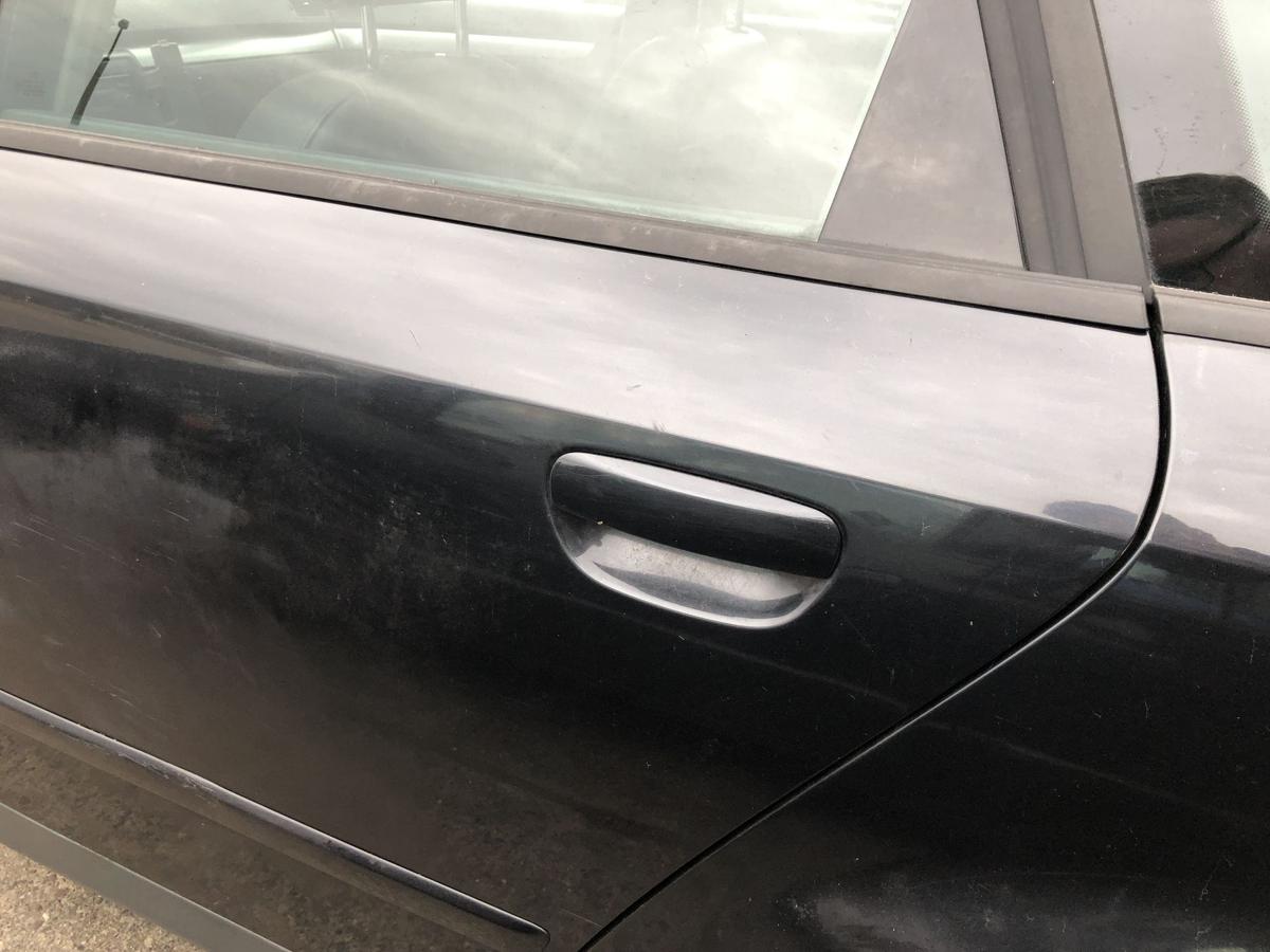 Audi A4 8E B6 Avant T&uuml;r hinten links Fondt&uuml;r Scheibenrahmen LZ9W Ebonyschwarz