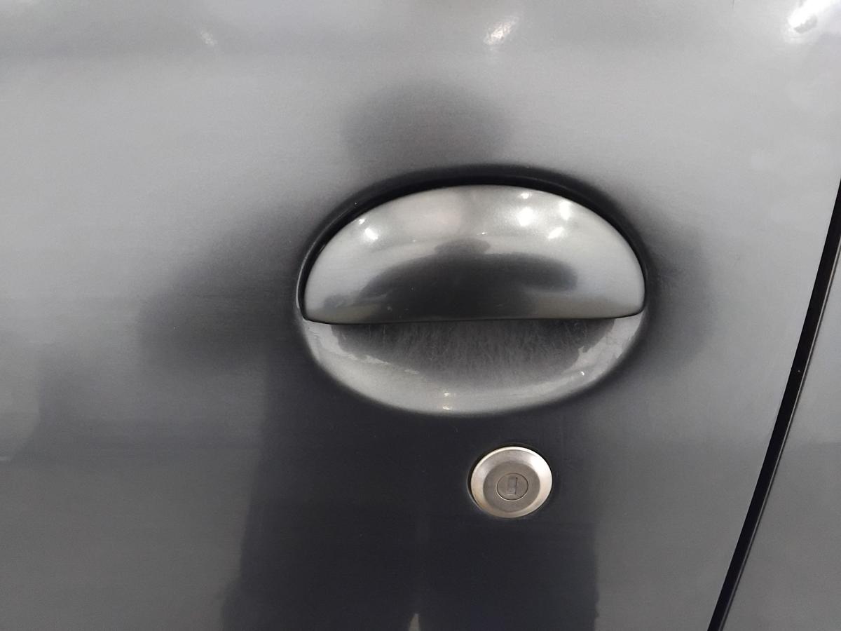 Peugeot 107 T&uuml;r vorn links Fahrert&uuml;r KTA dark grey mica 5-t&uuml;rig BJ2009