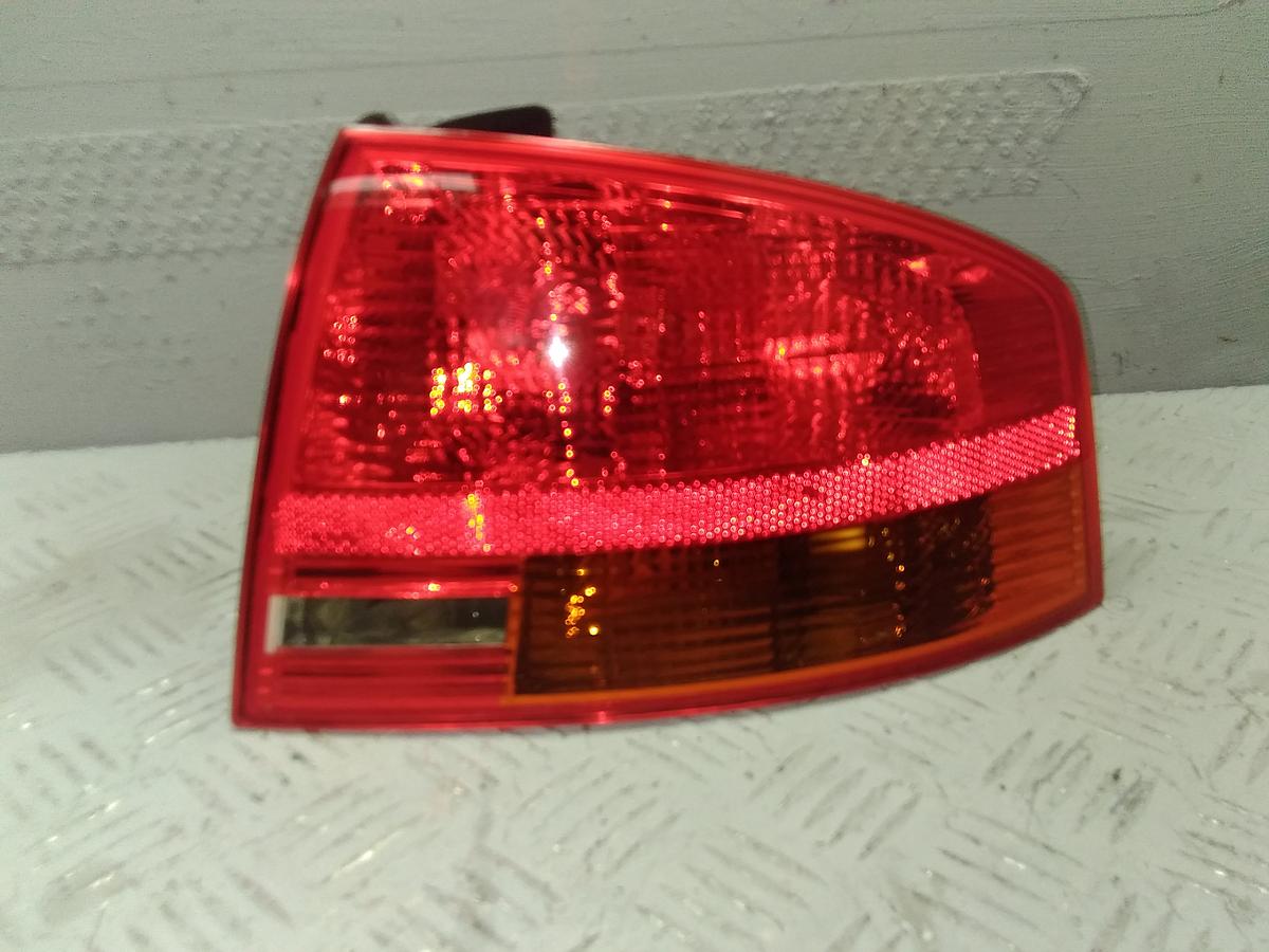 Audi A4 8K Limo Bj.2005 Rückleuchte rechts außen KEIN LED 2,0 96KW 6G Schalter