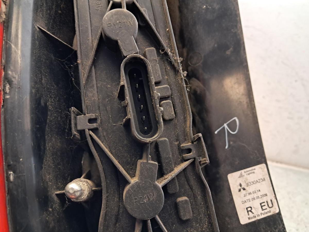 Mitsubishi Colt Z30 5-t&uuml;rig original R&uuml;ckleuchte Schlussleuchte rechts BJ2006