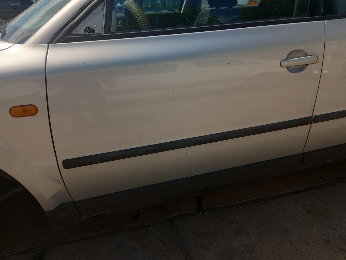 VW Passat 3B5 orig Tür vorn links Fahrertür LB7Z Silber Bj 1997