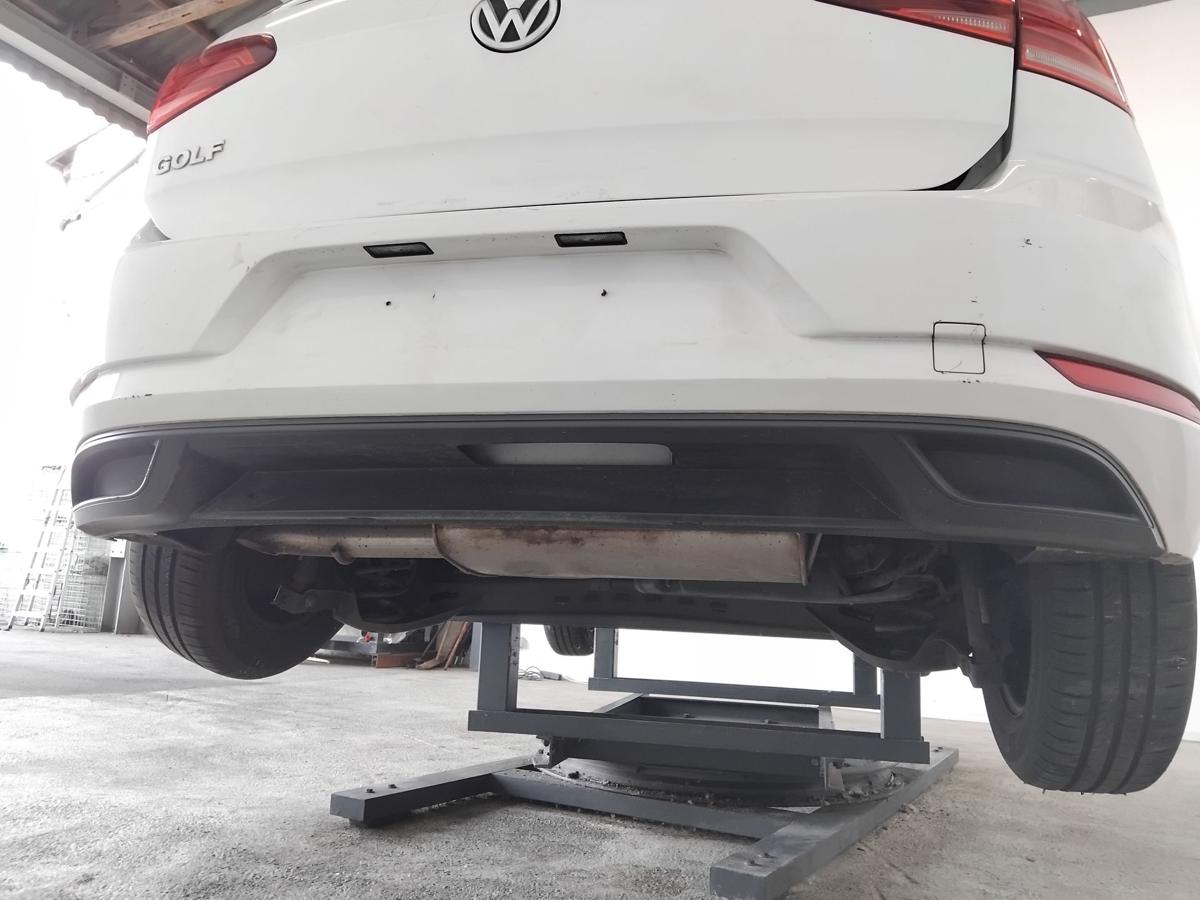 VW Golf 7 Facelift orig Sto&szlig;f&auml;nger Sto&szlig;stange hinten Flie&szlig;heck BJ2019 LC9A pure white
