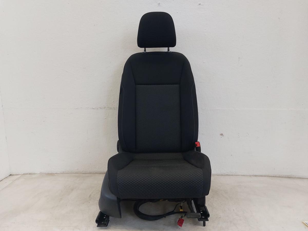 VW Golf Sportsvan AUV ab17 Sitz vorn rechts Beifahrersitz Stoff mit Heizung