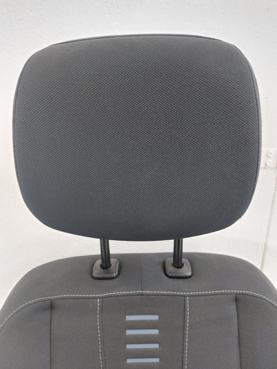 Renault Megane III KZ Kombi Beifahrersitz Sitz Autositz vorn rechts Stoff SHZ