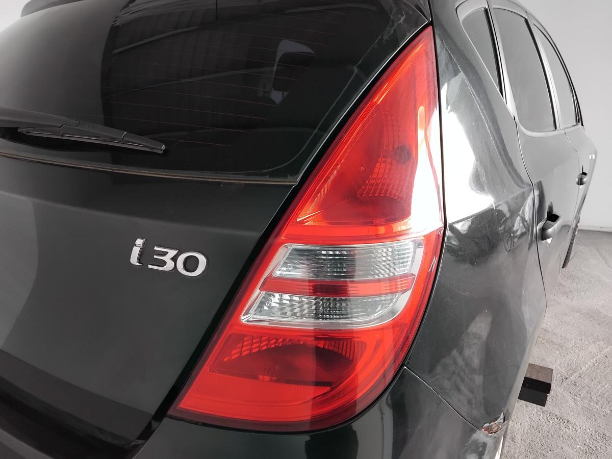 Hyundai i30 FD original R&uuml;ckleuchte Heckleuchte rechts Flie&szlig;heck BJ2008