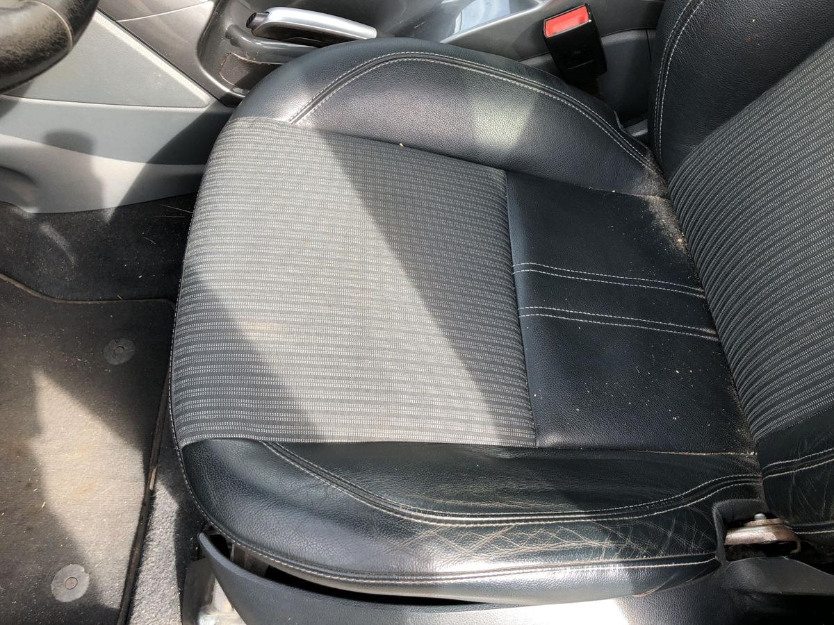 Ford C-Max CB7 Sitz vorn links Teilleder mit Stoff elektrische Verstellung