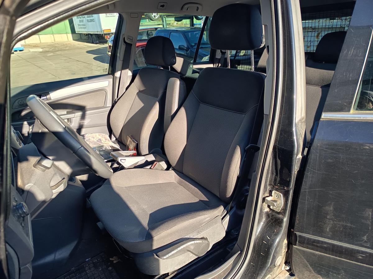 Opel Zafira B original Sitz vorn links Fahrer Stoff schwarz/grau Bj 2009