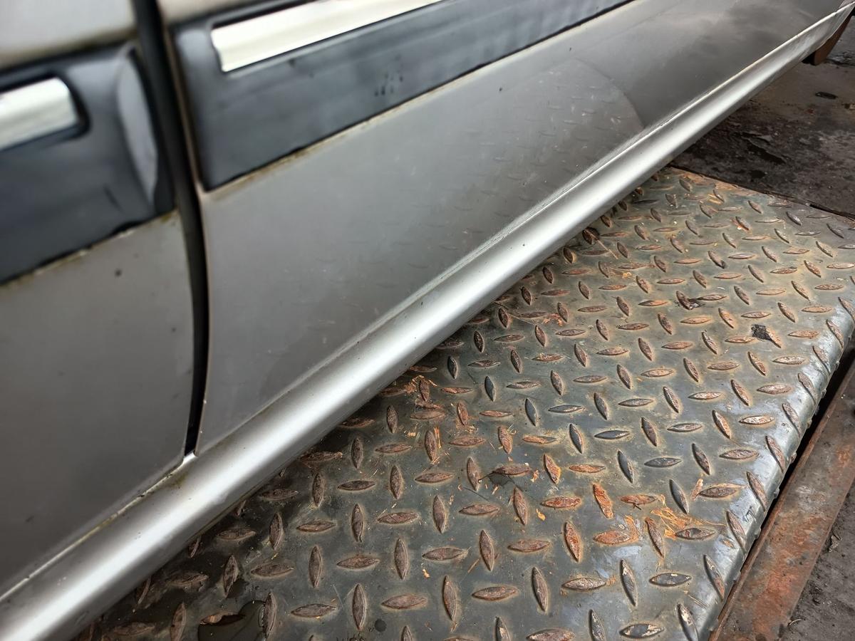 Peugeot 406 original T&uuml;r vorn rechts Beifahrer EYC Quartzgrau Bj 2003