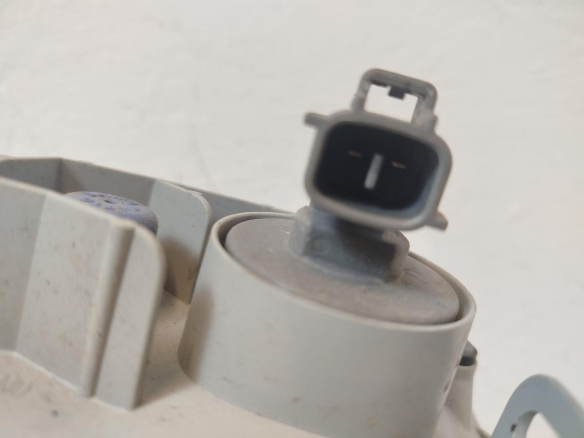 Toyota Yaris XP13 Nebelschlussleuchte Nebelleuchte Sto&szlig;f&auml;nger hinten