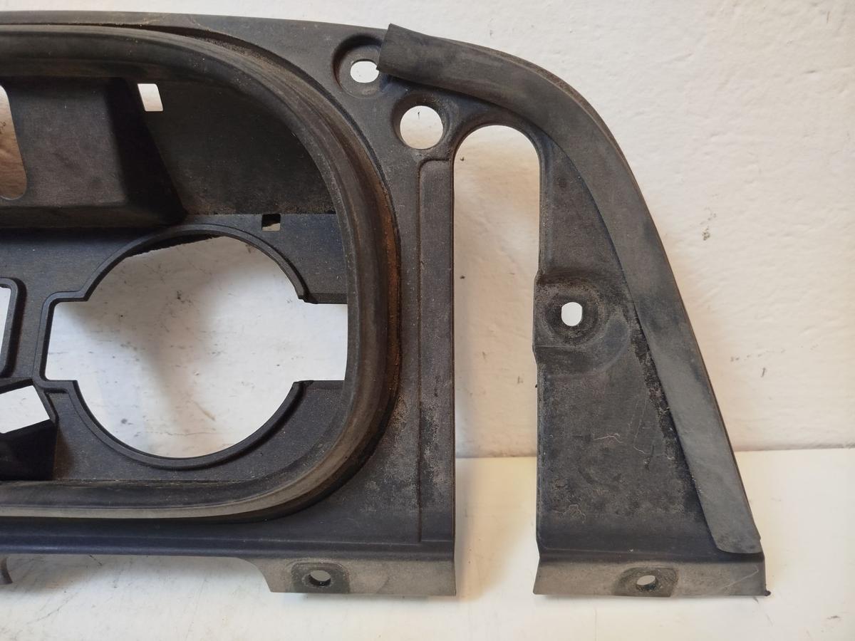 Nissan Leaf ZE1 40kWh Plastiverkleidung Rahmen Dichtung Ladeanschluss vorn