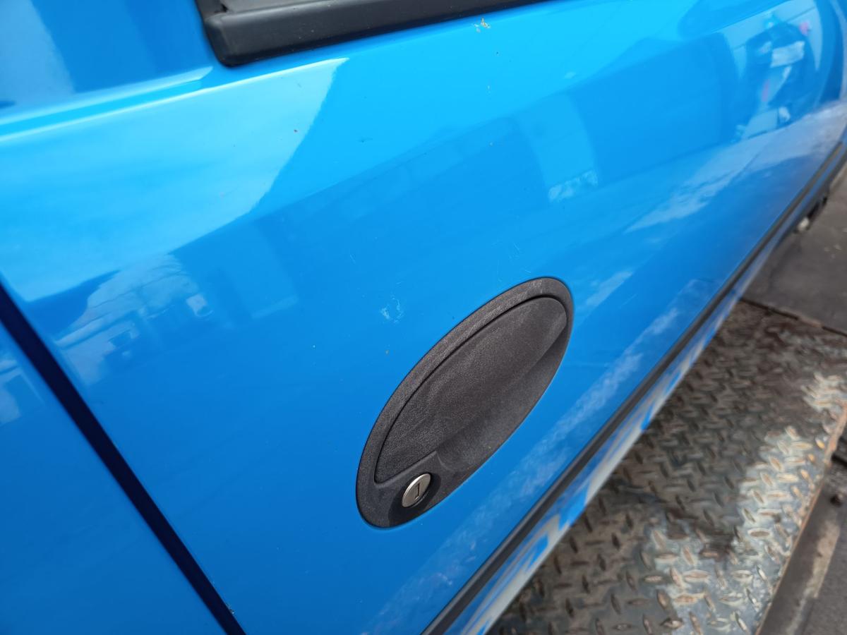 Opel Corsa C 3t&uuml;rer original T&uuml;r rechts Beifahrer Z20A Arubablau Bj 2001