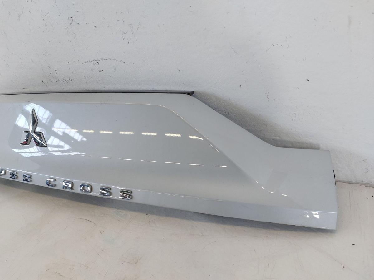 Mitsubishi Eclipse Cross GK0 ab 2021 Blende Heckklappe mitte W85B White Metallic
