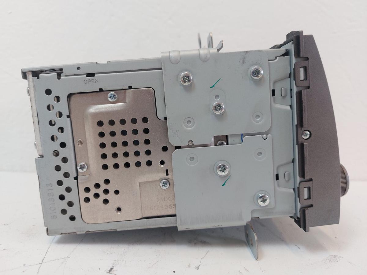 Hyundai i20 PB Radio Autoradio mit CD OEM kein Sicherheits Code vorhanden