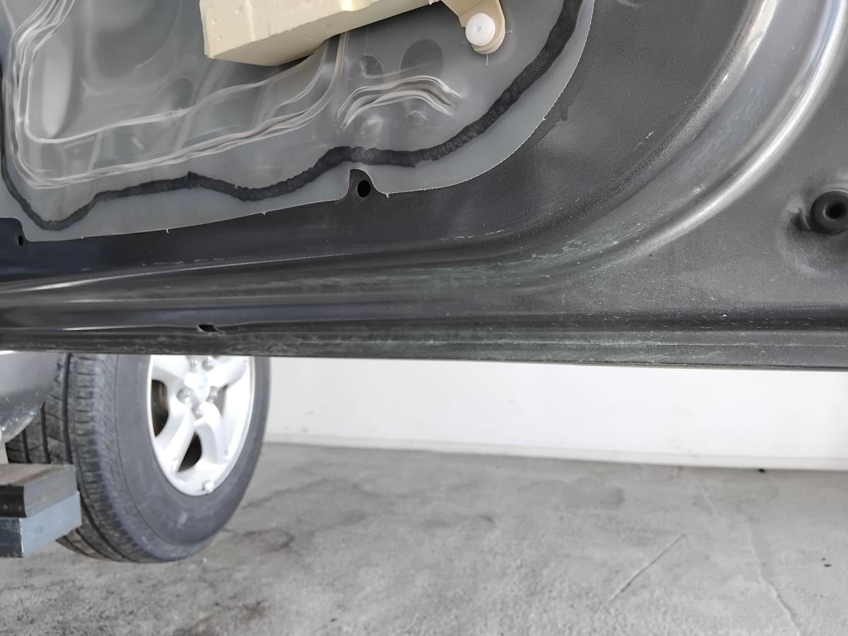 Mazda Tribute EP2 original T&uuml;r vorn rechts Beifahrert&uuml;r graumetallic BJ2006