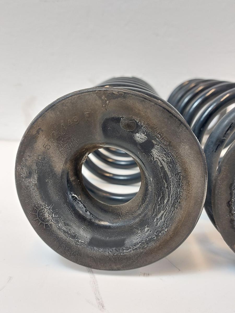 VW Golf 8 VIII CD Variant Satz Hinterachsfedern Federn hinten Kombi nicht Allrad