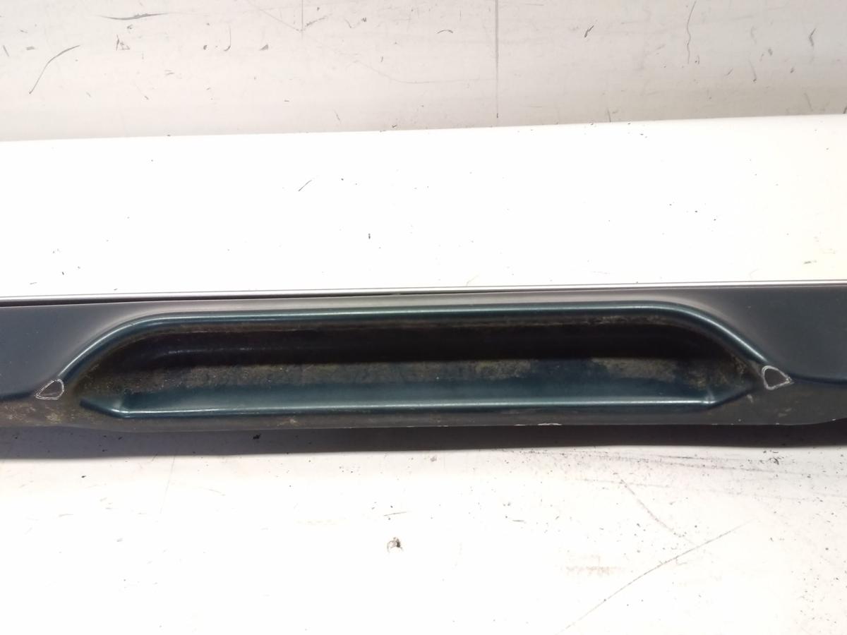 Mercedes S124 T124 T-Modell original Griffleiste Heckklappe unten Bj.1994