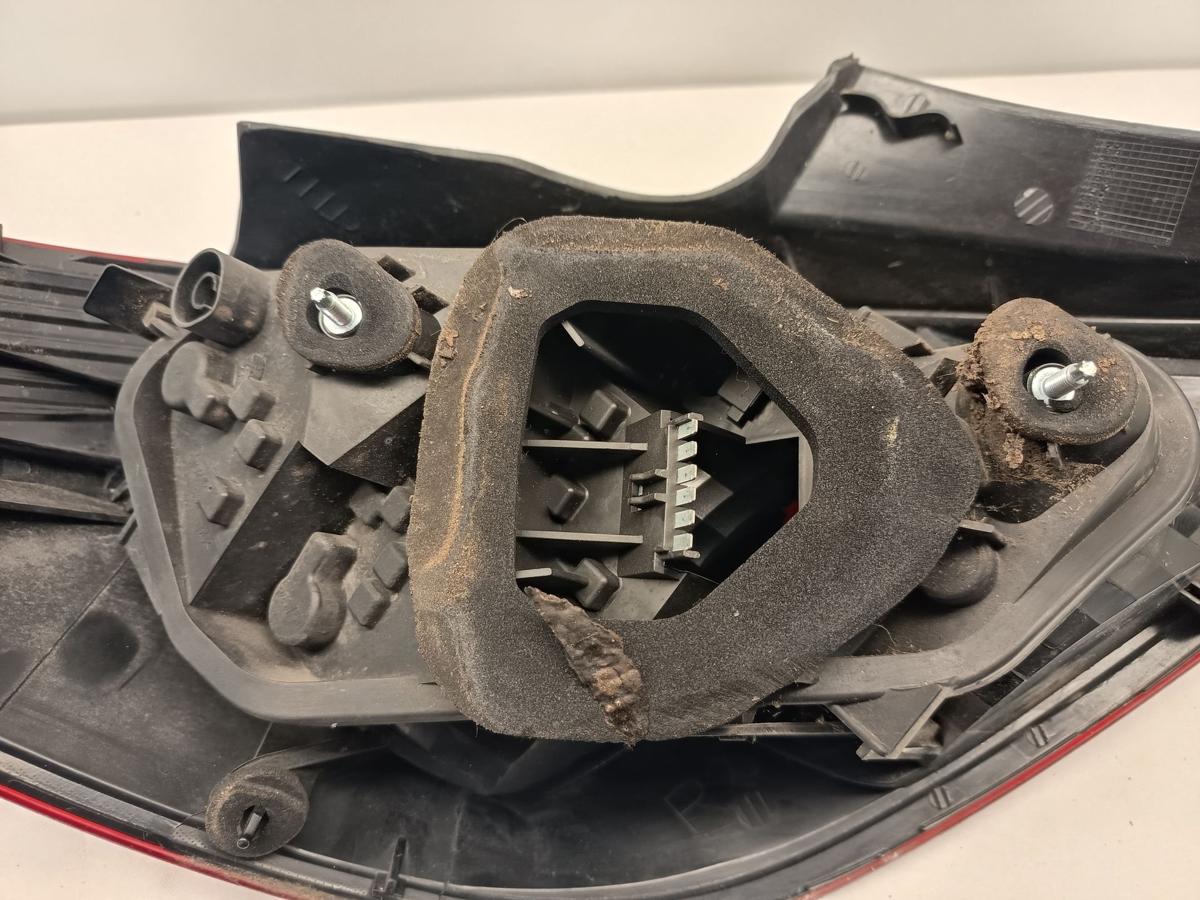 Opel Corsa D 5t&uuml;rer original R&uuml;ckleuchte rechts Heck Schluss Licht Bj 2009
