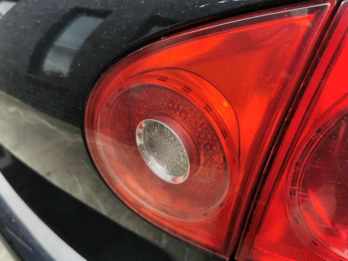 VW Golf V 5 1K Rückleuchte Schlussleuchte Rücklicht hinten innen rechts