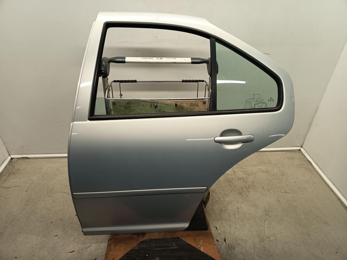 VW Bora Limo original T&uuml;r hinten links LB7Z Satinsilber Metallic Bj 1999