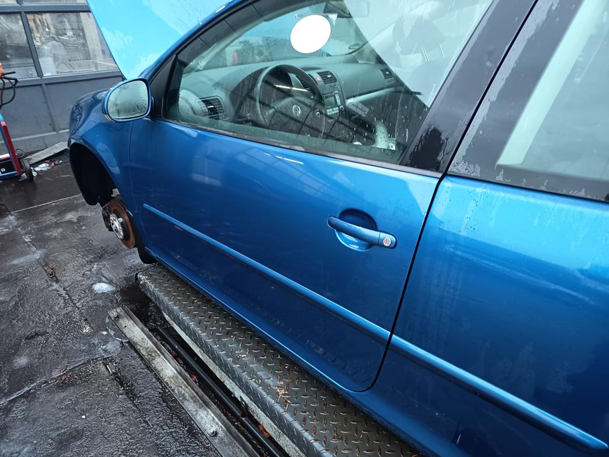 VW Golf V original T&uuml;r links Fahrer A5K Olympiablau Bj 2007