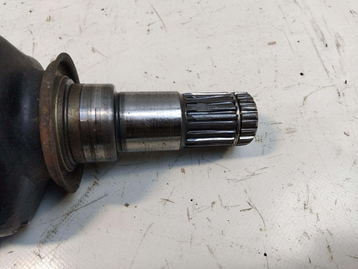 Toyota Avensis T22 Antriebswelle Gelenkwelle vorn links 1.8 95kw 1ZZ ABS BJ2002