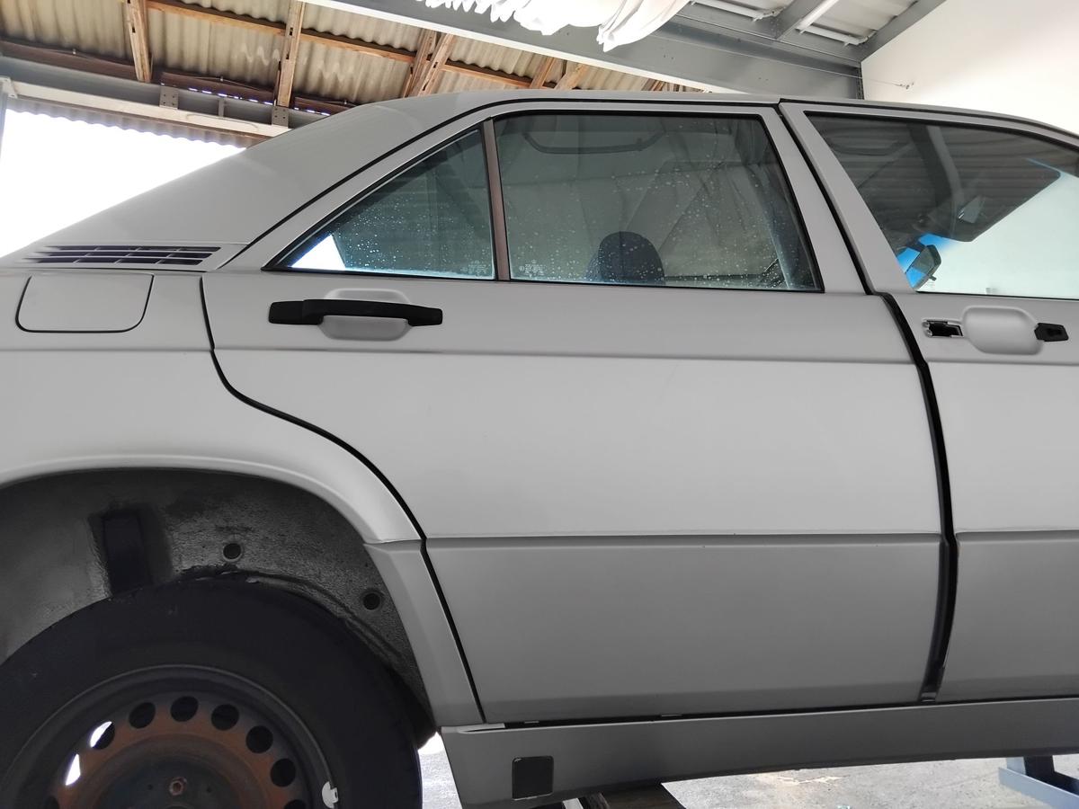 Mercedes Benz 190 W201 T&uuml;r hinten rechts 744 brillantsilbermetallic Mopf BJ1991