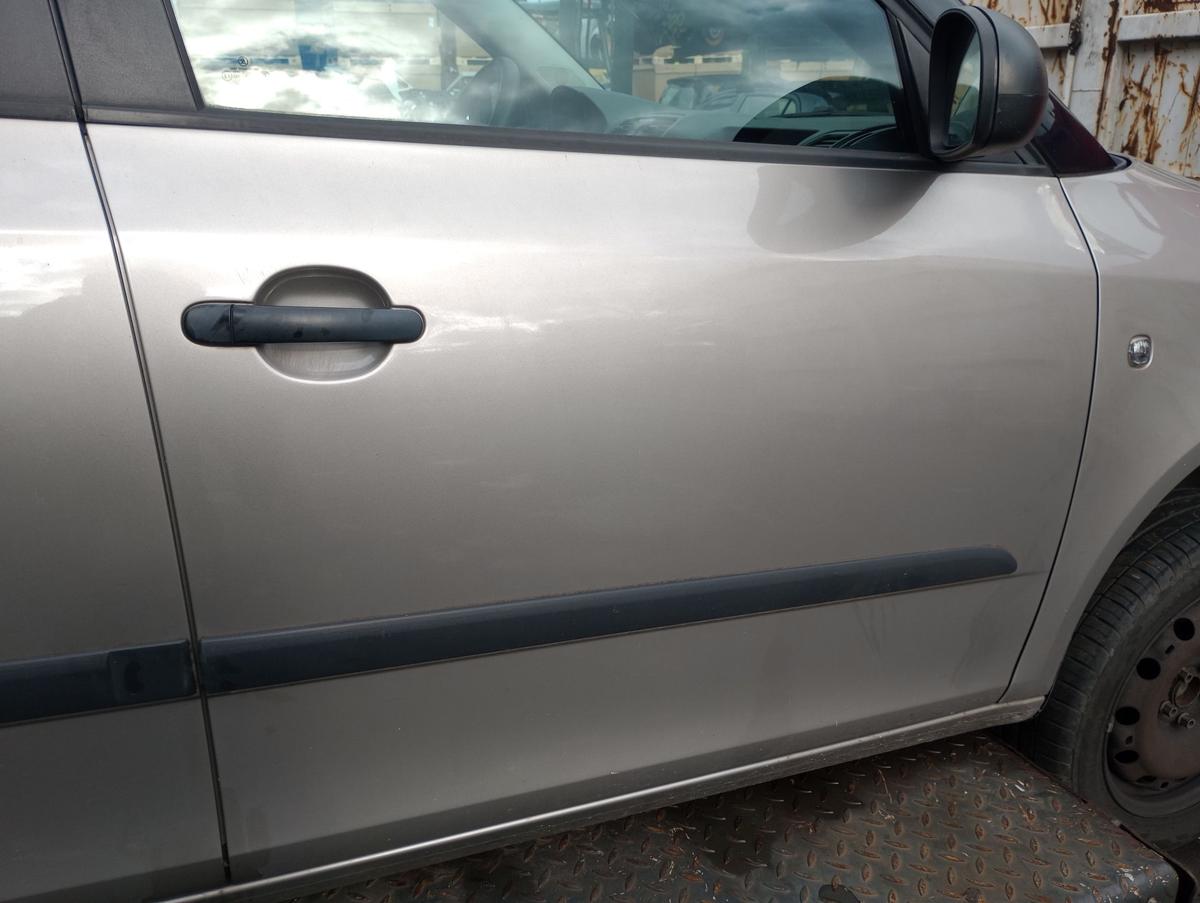 Skoda Fabia II original Tür vorn rechts Beifahrer (Roh) F8H Beige Bj 2010