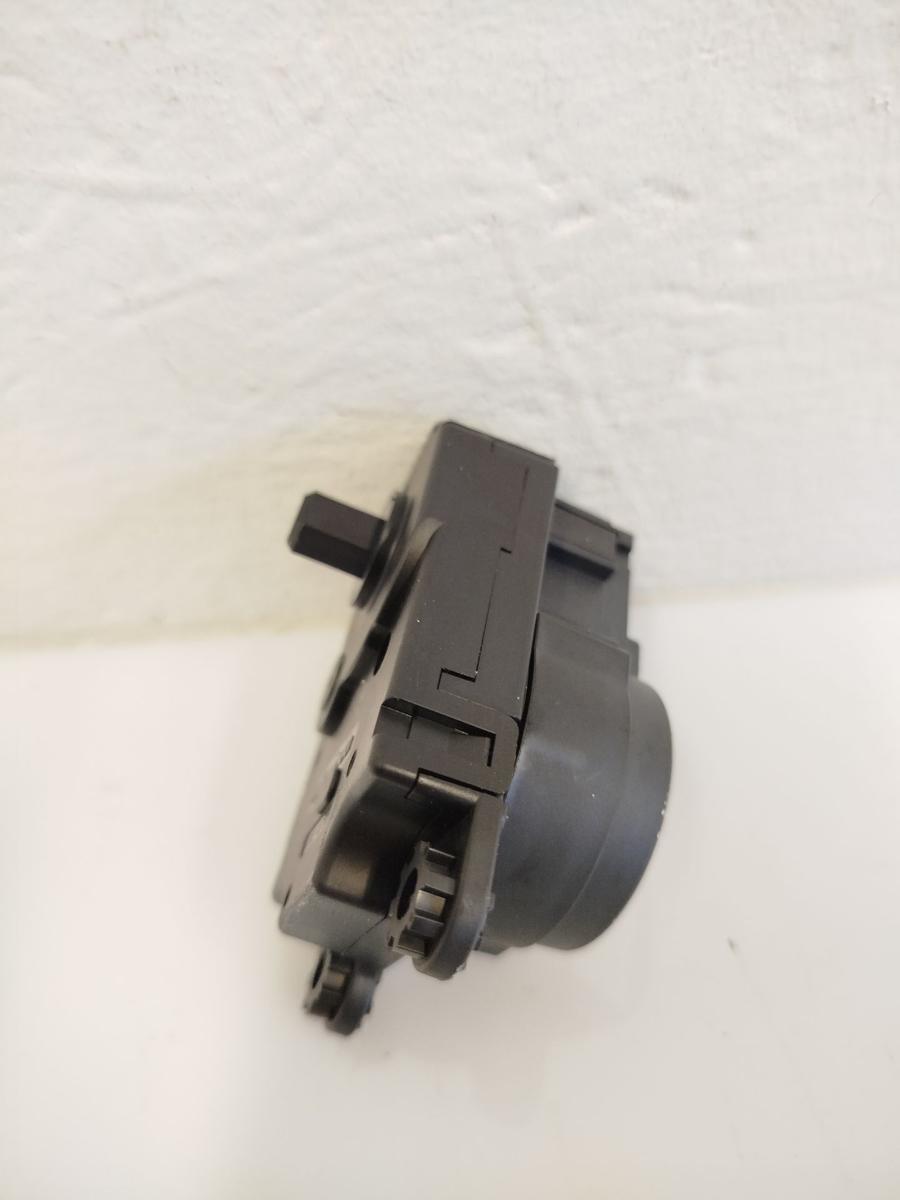 Mitsubishi Eclipse Cross GK0 ab21 Stellmotor Gebl&auml;sekasten Mischklappe